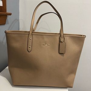 Coach nude tote bag